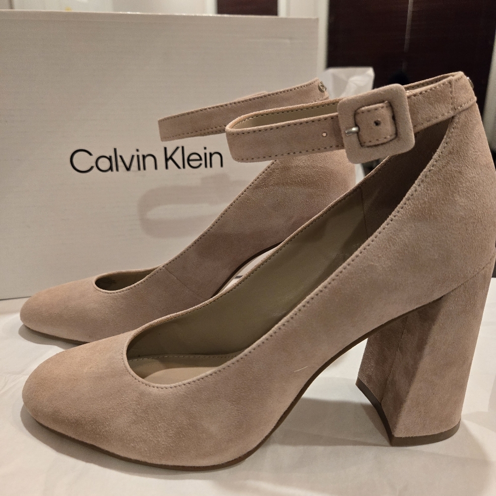 Calvin Klein Fionna Pumps (Suede)